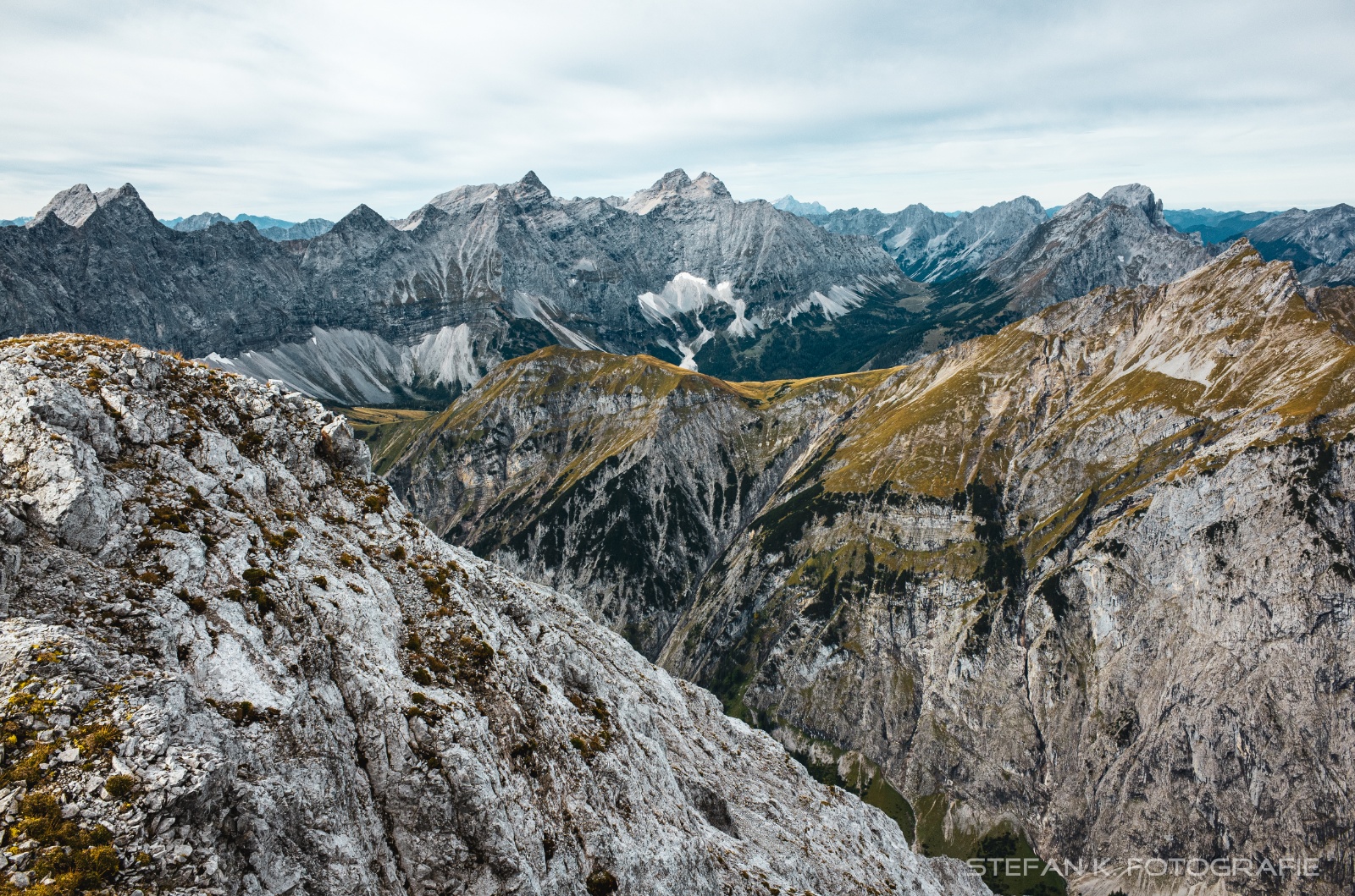 Am Gipfel des Gamsjoch - Blick zur Birkkar- und Ödkarspitze
